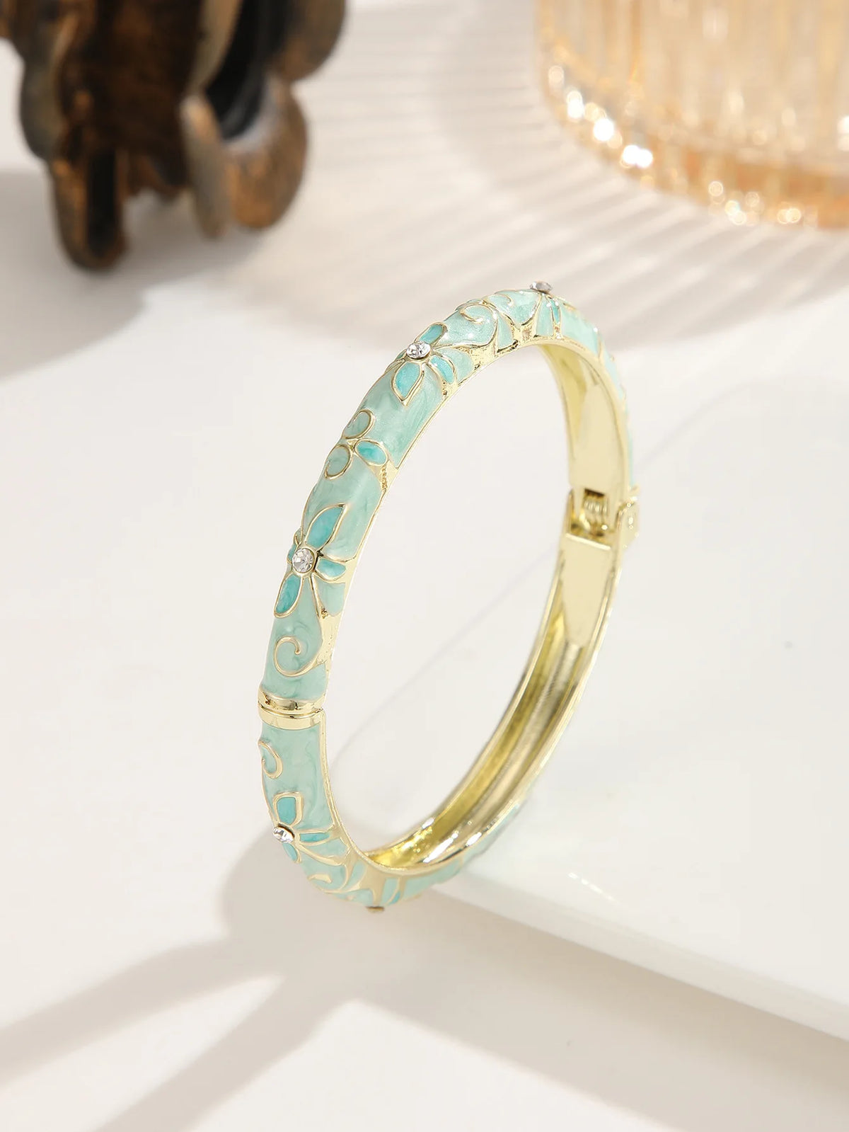 Bracelet Jonc Trèfle à Quatre Feuilles – Émail Coloré & Zircons | Porte-Bonheur Doré