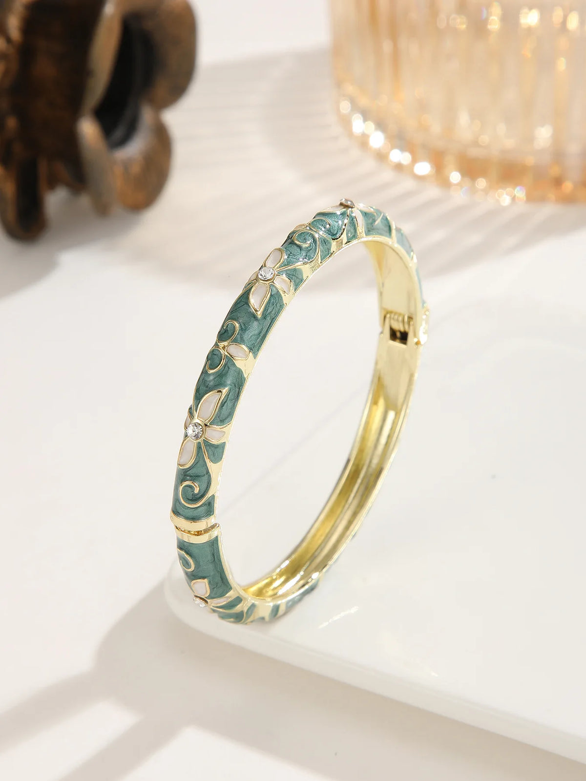 Bracelet Jonc Trèfle à Quatre Feuilles – Émail Coloré & Zircons | Porte-Bonheur Doré
