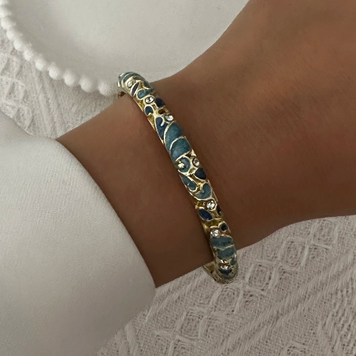 Bracelet Jonc Trèfle à Quatre Feuilles – Émail Coloré & Zircons | Porte-Bonheur