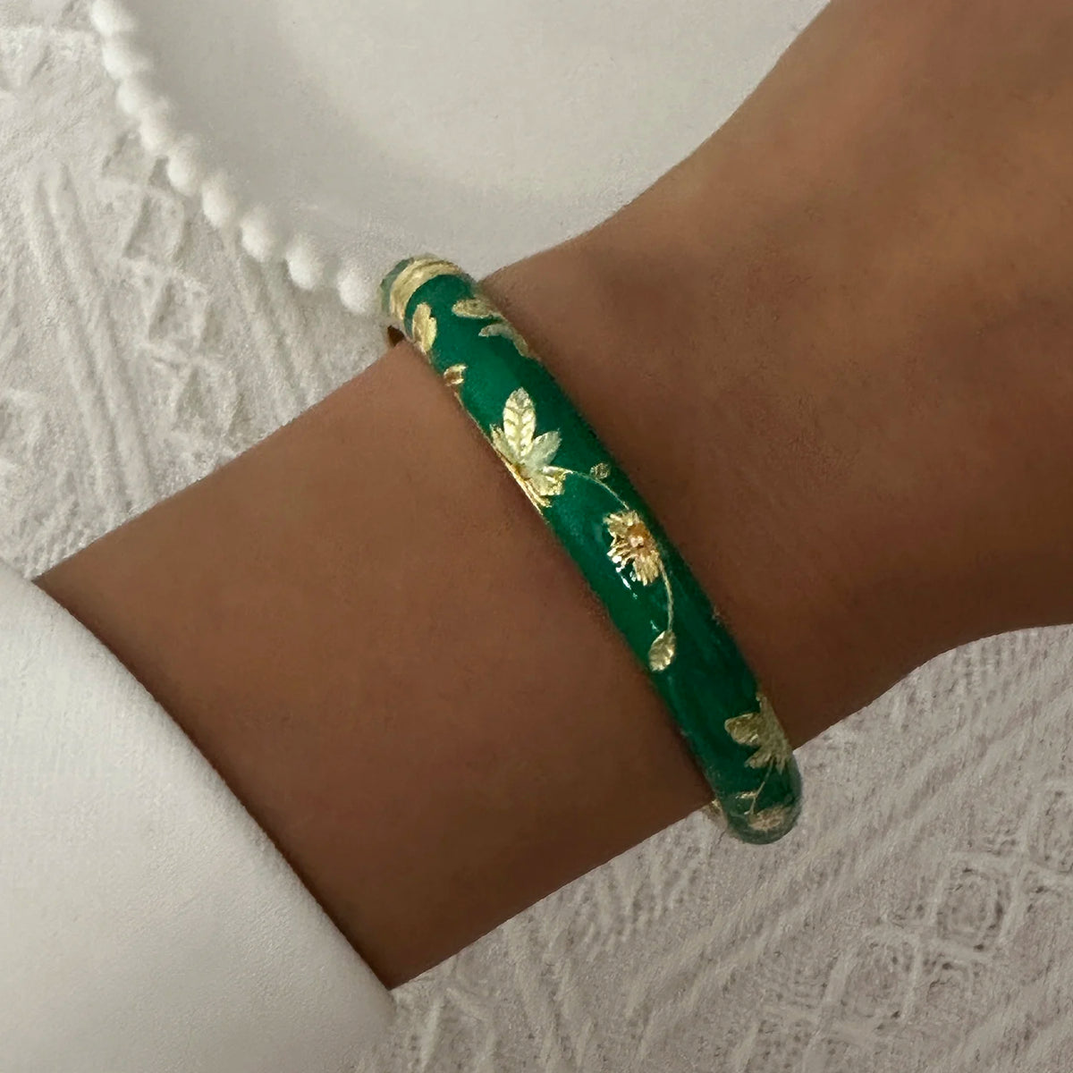 Bracelet Jonc Trèfle à Quatre Feuilles – Émail Coloré & Zircons | Porte-Bonheur