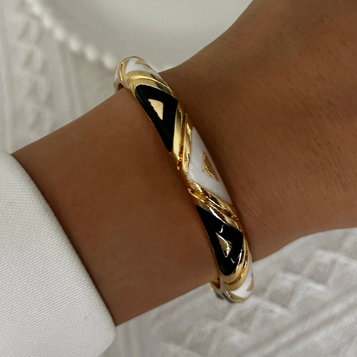 Bracelet Jonc Trèfle à Quatre Feuilles – Émail Coloré & Zircons | Porte-Bonheur