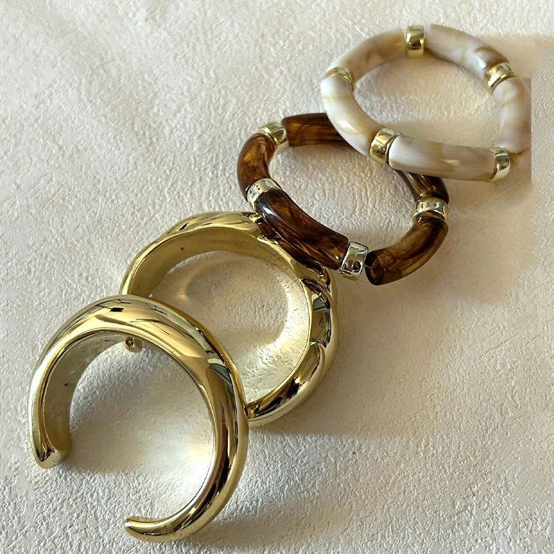 Lot de 4 Bracelets Joncs Résine Marron – Style Minimaliste Doré
