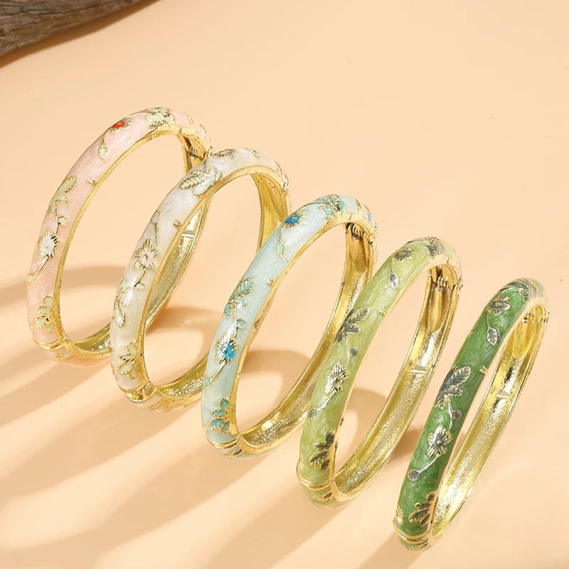 Lot de 5 Bracelets Joncs Cloisonnés Émail Fleurs – Style Bohème Vintage