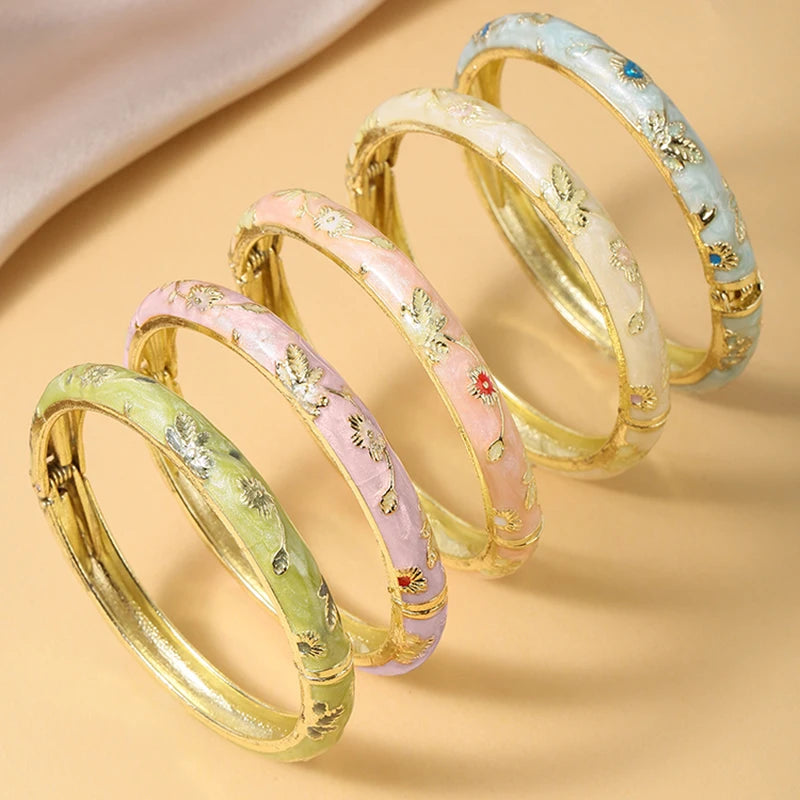 Lot de 5 Bracelets Joncs Cloisonnés Émail Fleurs – Style Bohème Vintage
