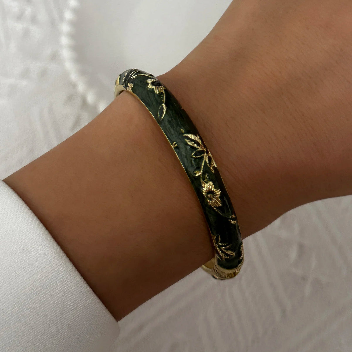 Bracelet Jonc Trèfle à Quatre Feuilles – Émail Coloré & Zircons | Porte-Bonheur