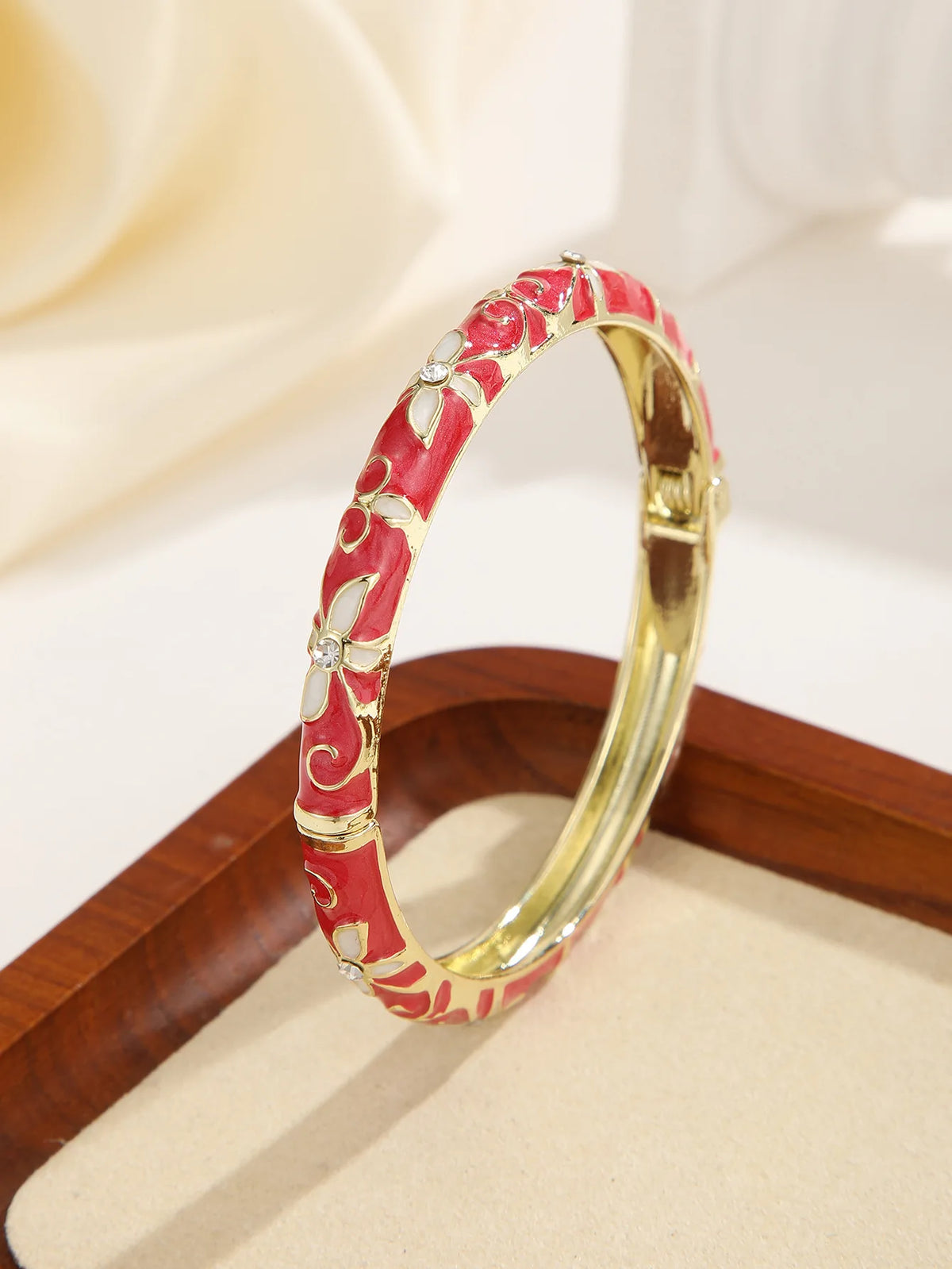 Bracelet Jonc Trèfle à Quatre Feuilles – Émail Coloré & Zircons | Porte-Bonheur Doré