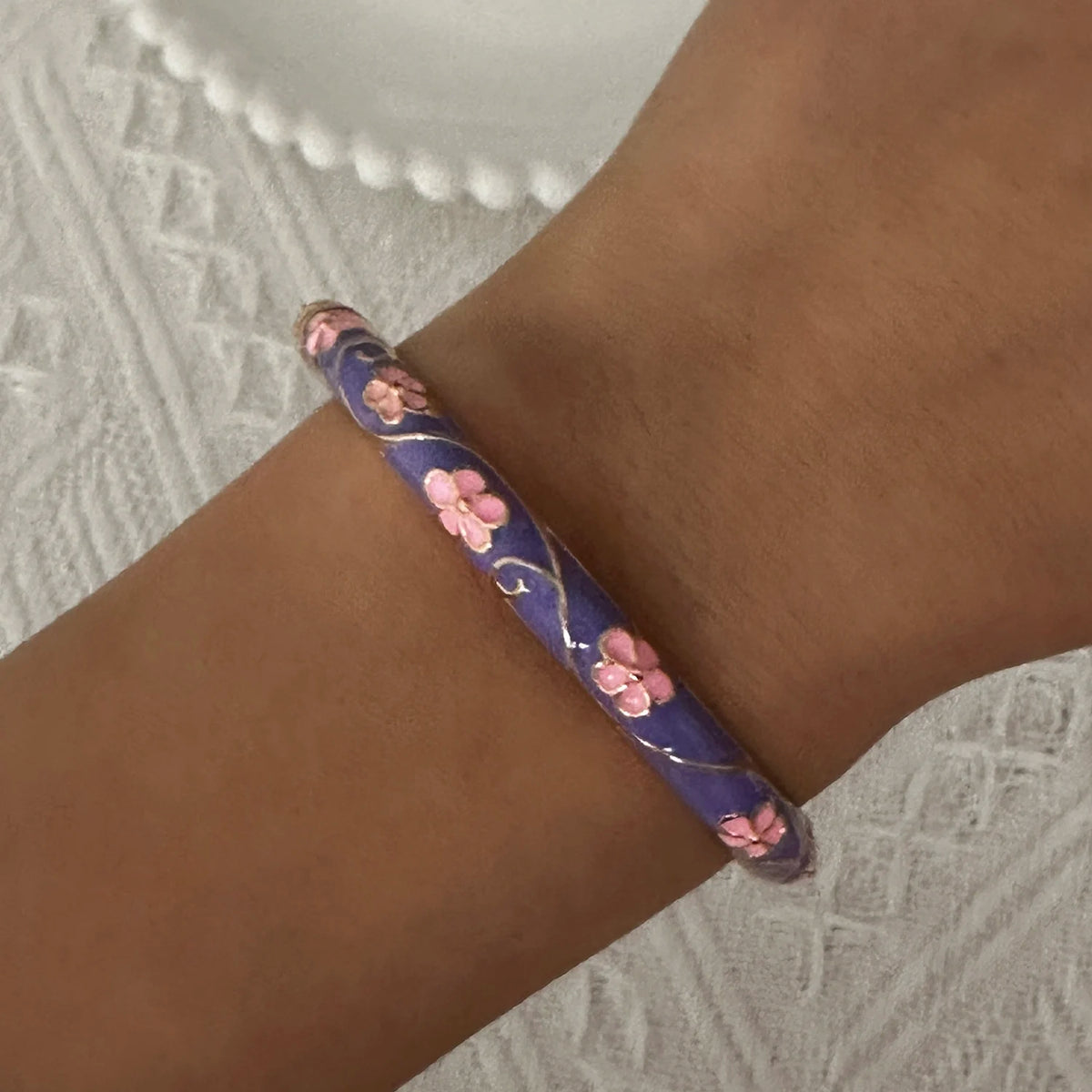 Bracelet Jonc Trèfle à Quatre Feuilles – Émail Coloré & Zircons | Porte-Bonheur