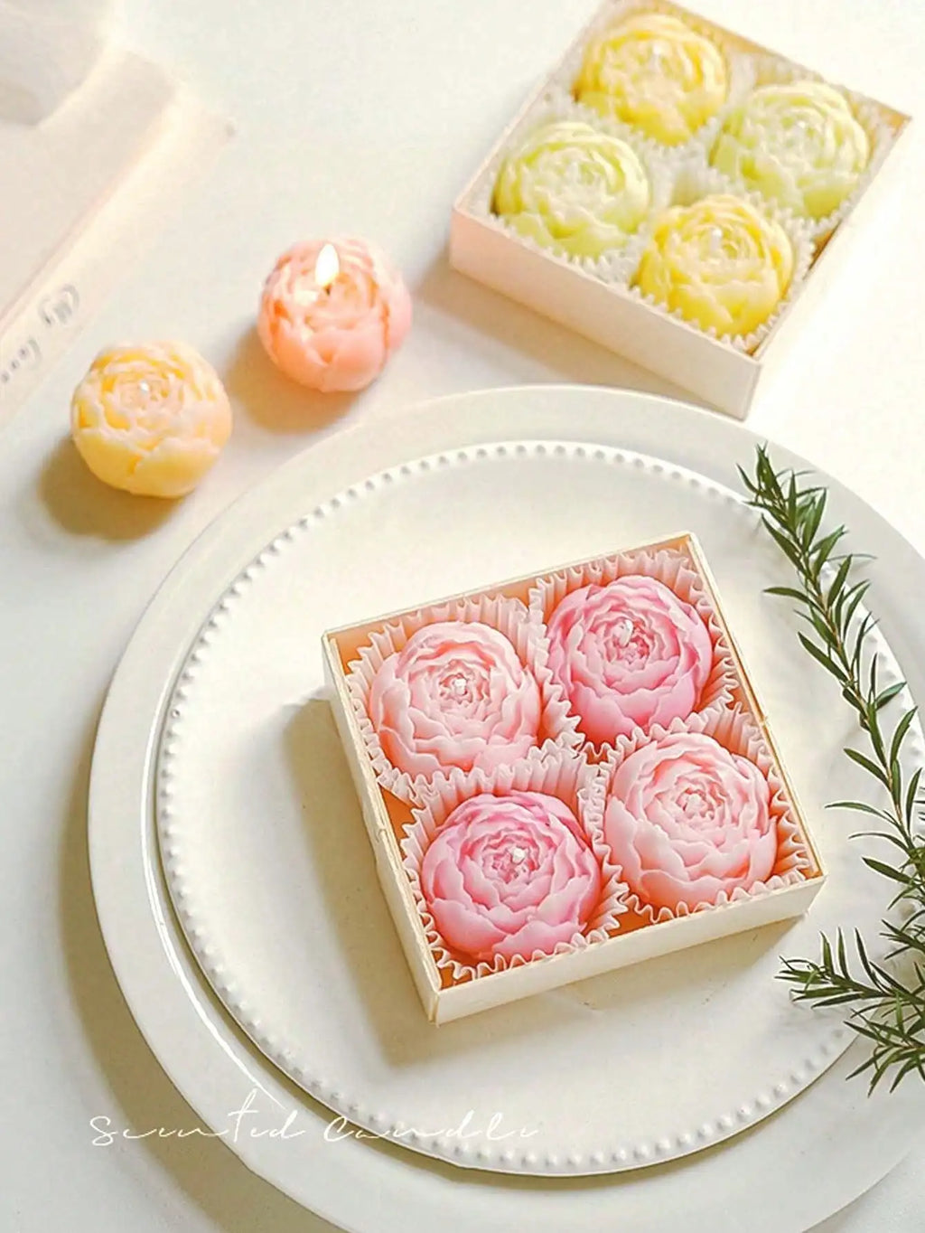 Coffret 4 Bougies Artisanales en Forme de Rose – Cire de Soja, Parfumées, Cadeau Saint-Valentin