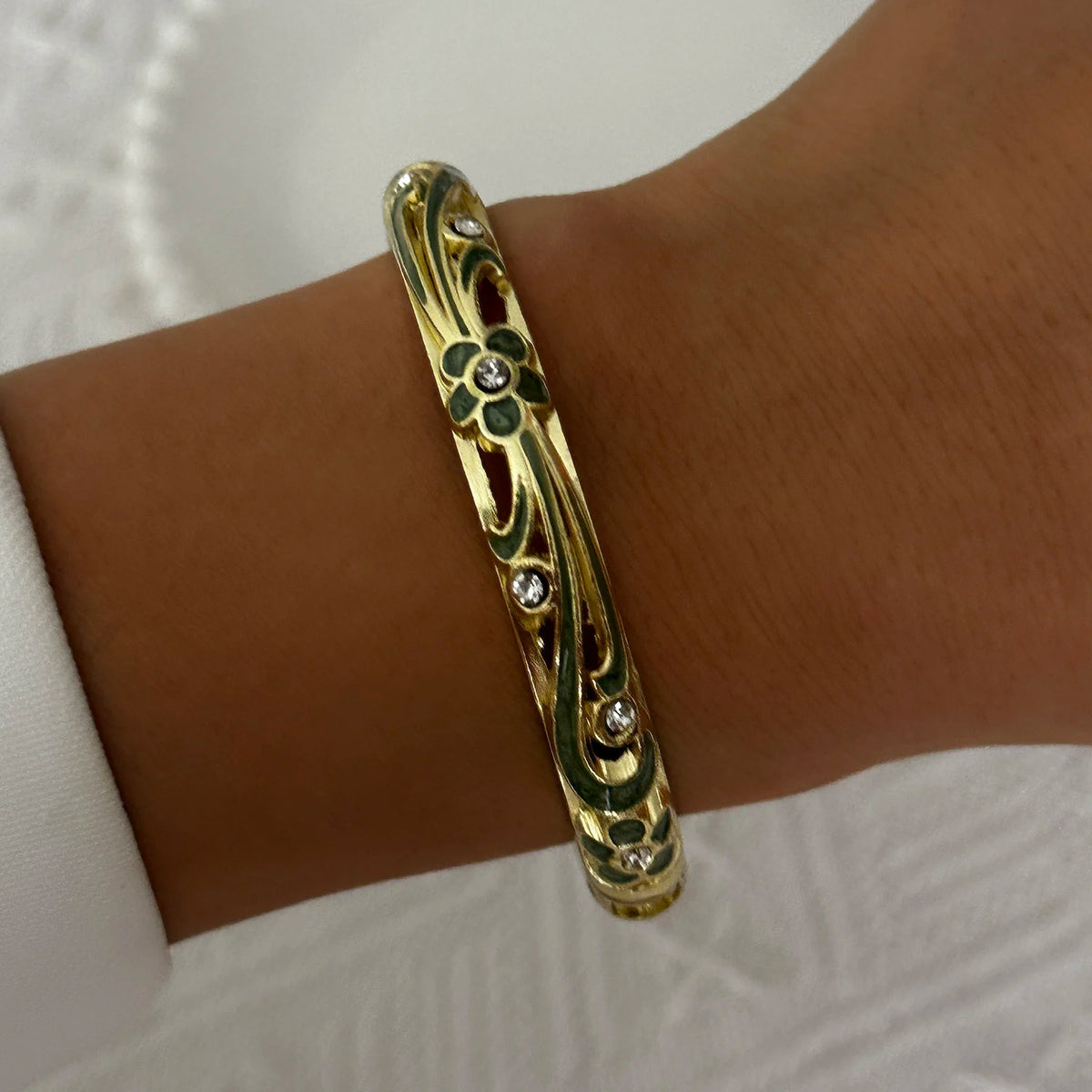 Bracelet Jonc Trèfle à Quatre Feuilles – Émail Coloré & Zircons | Porte-Bonheur