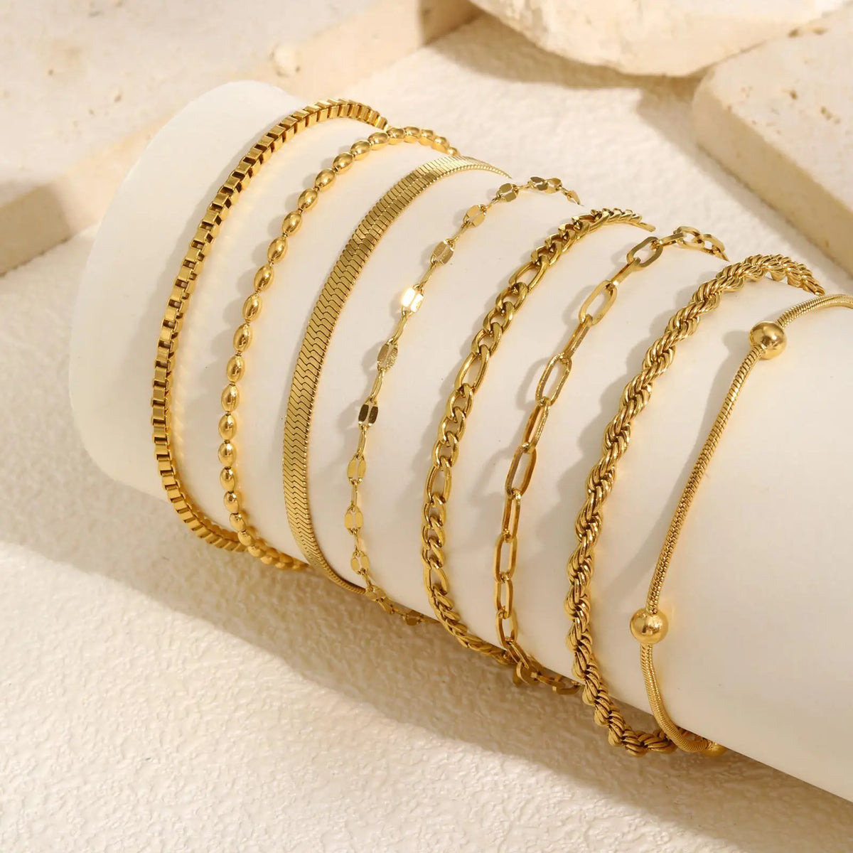 Bracelet Femme en Acier Inoxydable doré – Chaîne Fine Empilable, Résistant à l'Eau, Bijou Tendance Anti-Ternissement