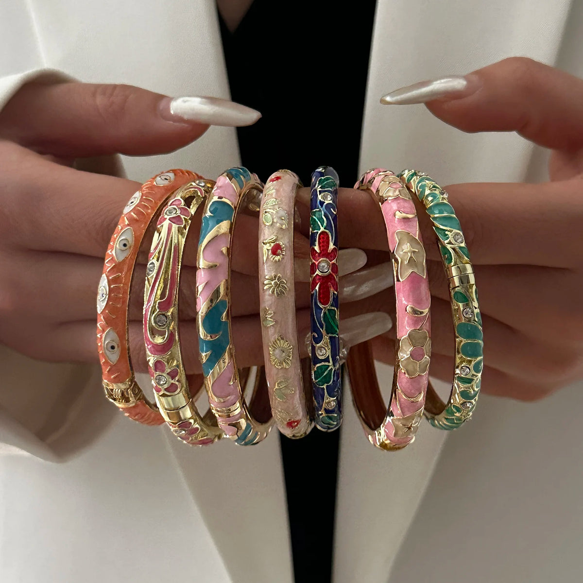 Bracelet Jonc Trèfle à Quatre Feuilles – Émail Coloré & Zircons | Porte-Bonheur