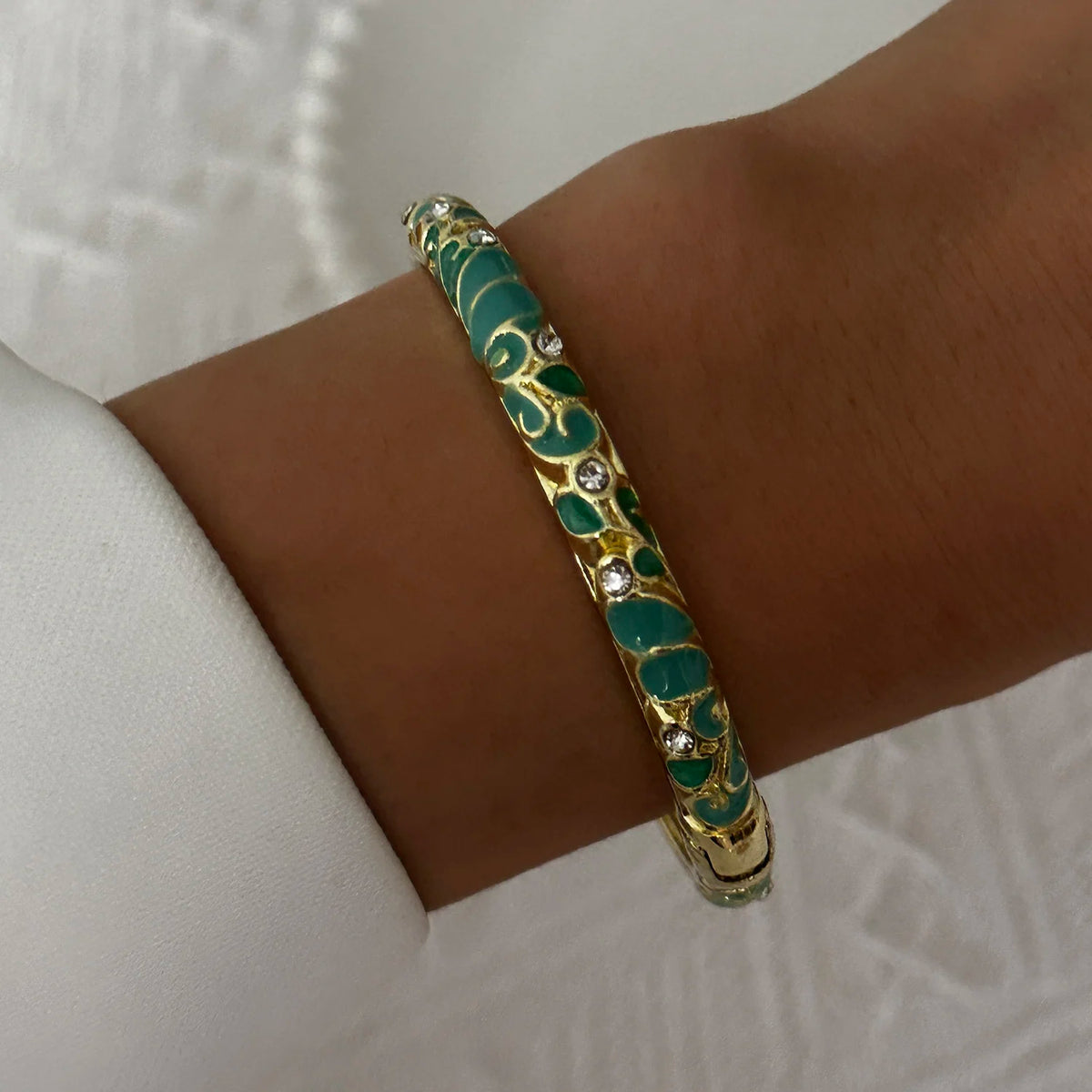 Bracelet Jonc Trèfle à Quatre Feuilles – Émail Coloré & Zircons | Porte-Bonheur