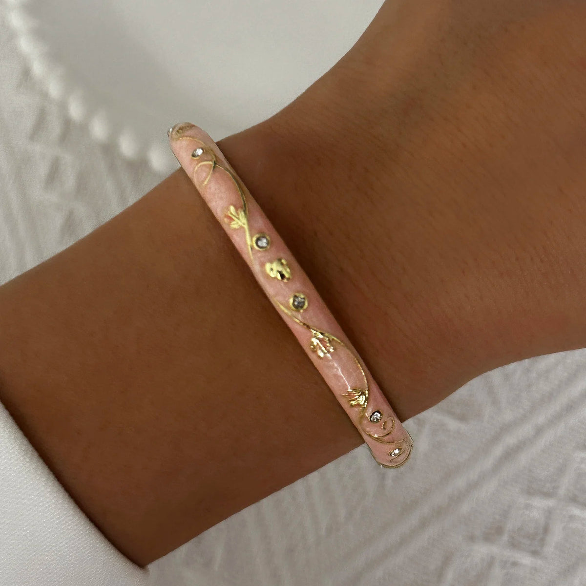 Bracelet Jonc Trèfle à Quatre Feuilles – Émail Coloré & Zircons | Porte-Bonheur