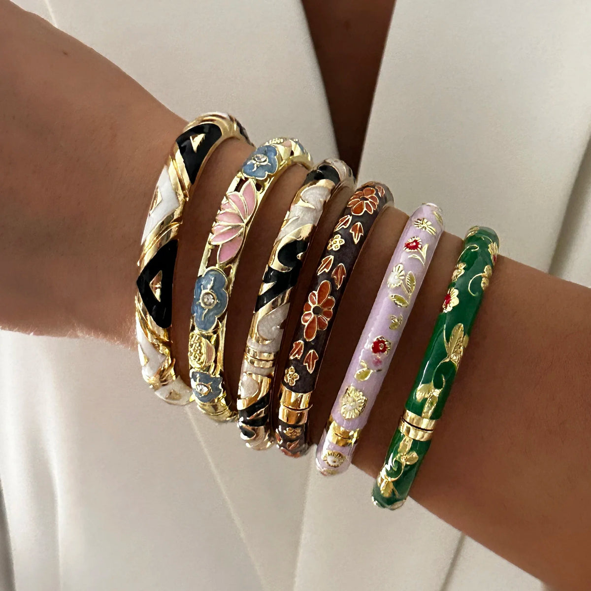 Bracelet Jonc Trèfle à Quatre Feuilles – Émail Coloré & Zircons | Porte-Bonheur
