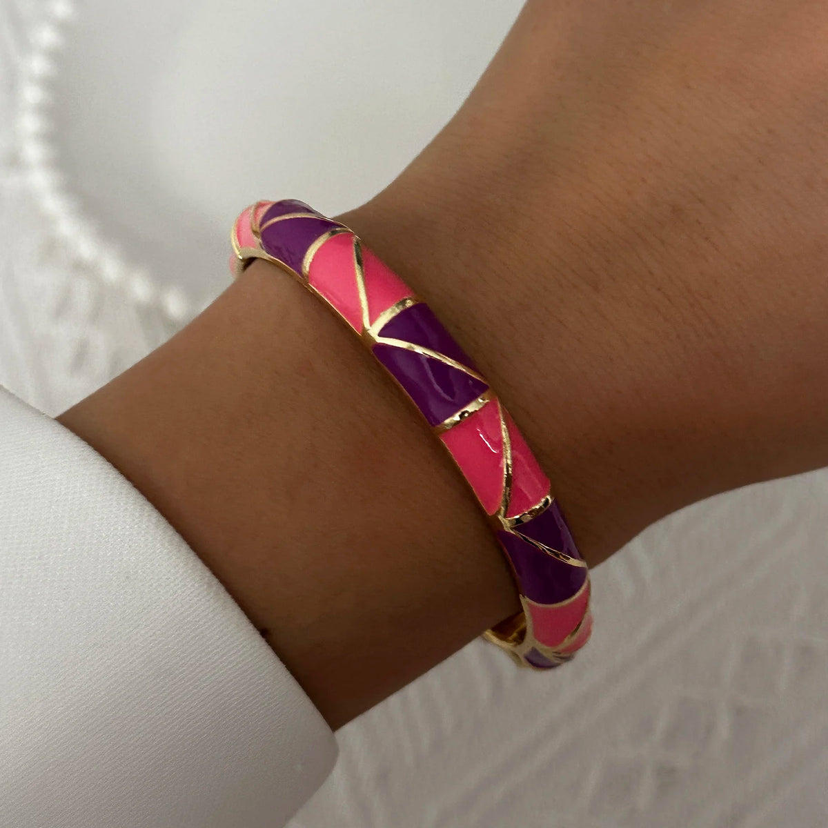 Bracelet Jonc Trèfle à Quatre Feuilles – Émail Coloré & Zircons | Porte-Bonheur