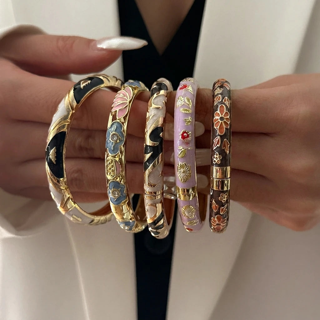 Bracelet Jonc Trèfle à Quatre Feuilles – Émail Coloré & Zircons | Porte-Bonheur