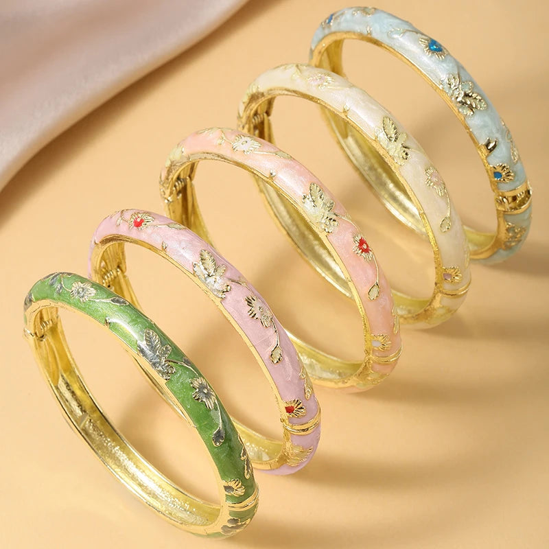 Lot de 5 Bracelets Joncs Cloisonnés Émail Fleurs – Style Bohème Vintage