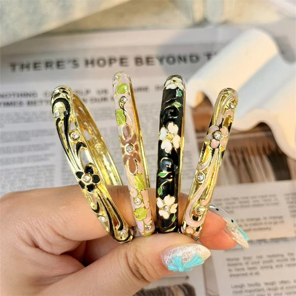 Bracelet Jonc Trèfle à Quatre Feuilles – Émail Coloré & Zircons | Porte-Bonheur